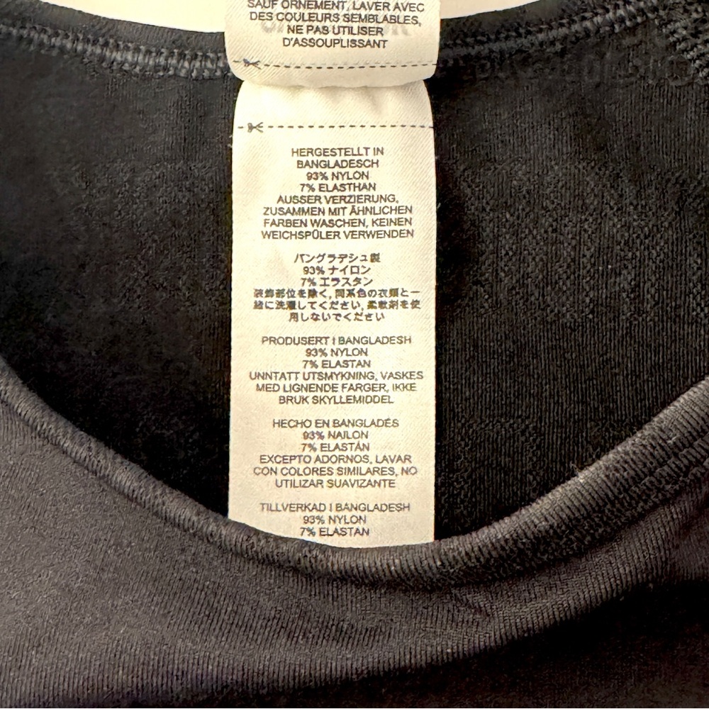 Gymshark Black Crop Top with Long Sleeves Sz Small - Picture 6 of 7